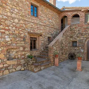 Casa Vecchia And Parking Guest house